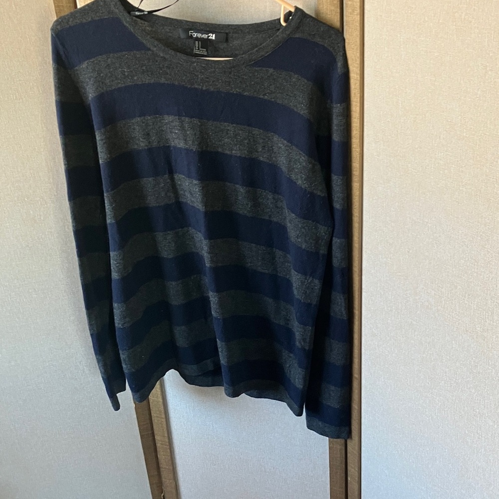 Forever 21 Charcoal Knit Top junior large